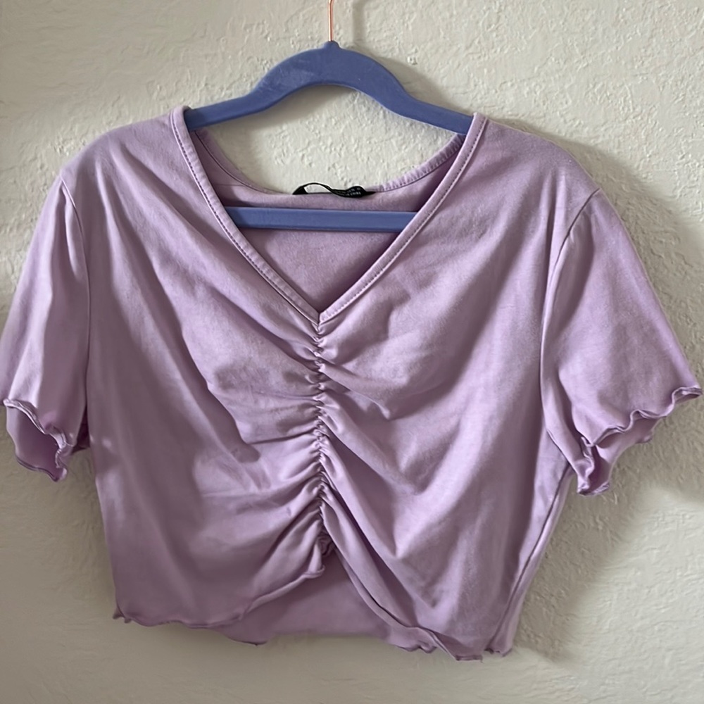 Women’s size Small cropped top in the color lavender from Shein
